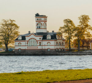 warmbadhuset_ext-3-2-e1656405594235-aspect-ratio-1207-1086-3072x2764